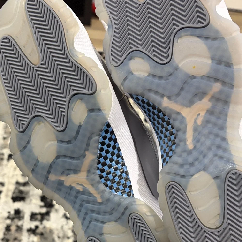 Jordan 11 Low “Cement Grey” - Picture 4 of 5